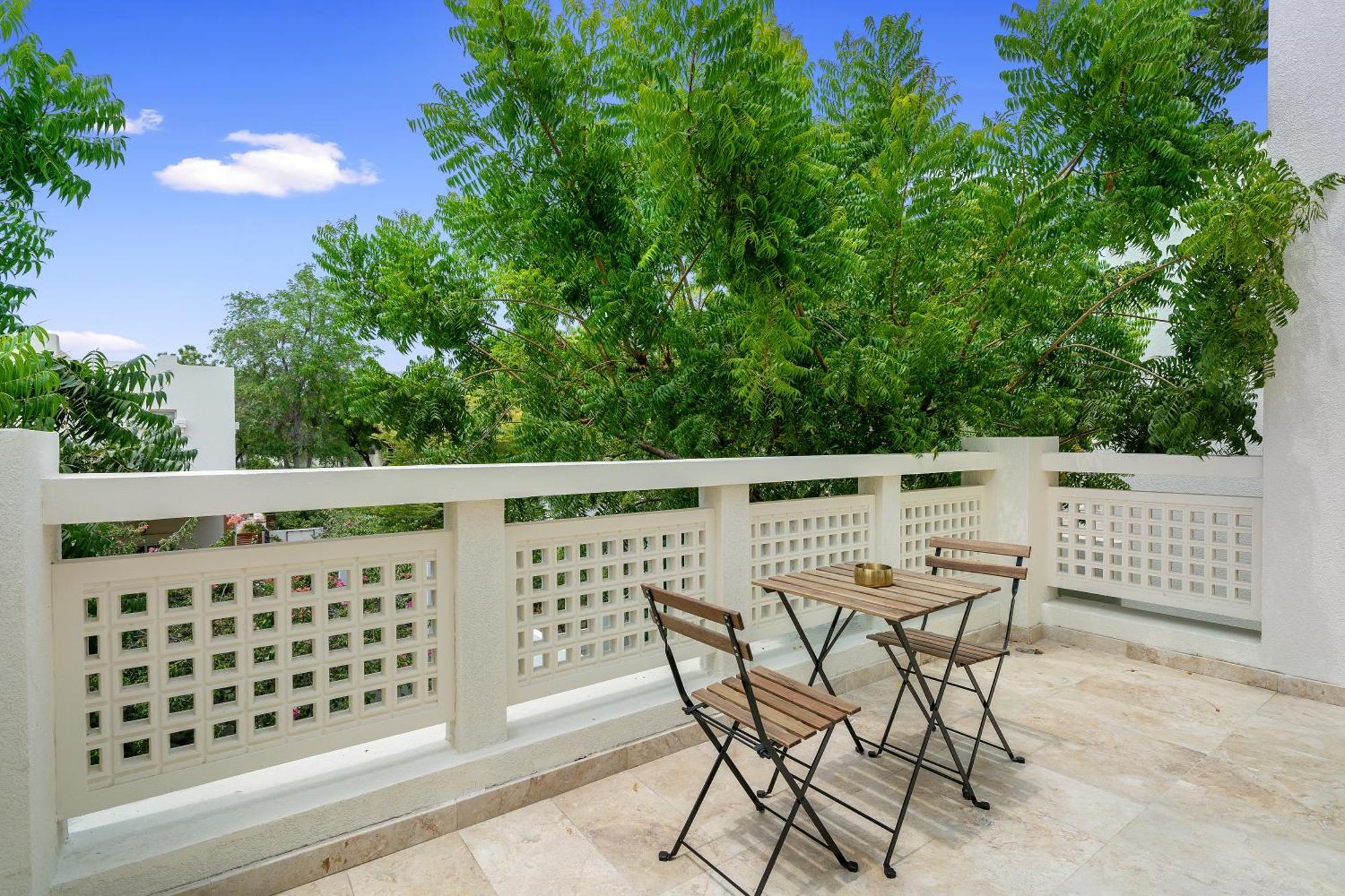 Apartment Backyard Bliss In The Lakes 3br Maid's